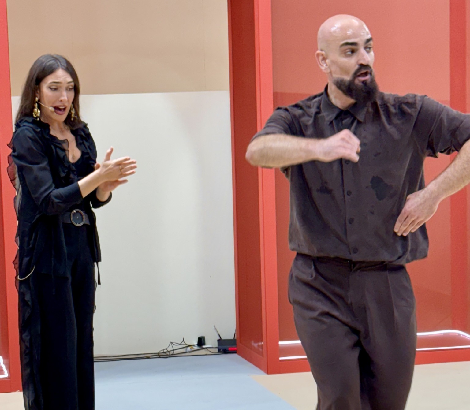 DIÁFANO bespoke performance for a tourism trade show